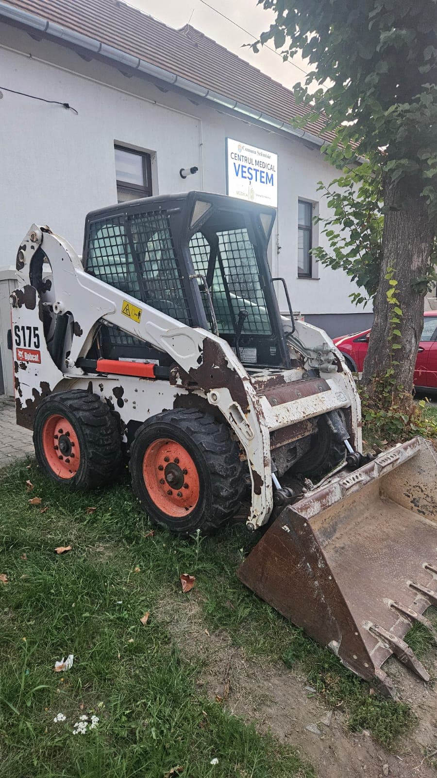 Încărcător compact Bobcat S175 al HCN Construct în Vestem, Sibiu