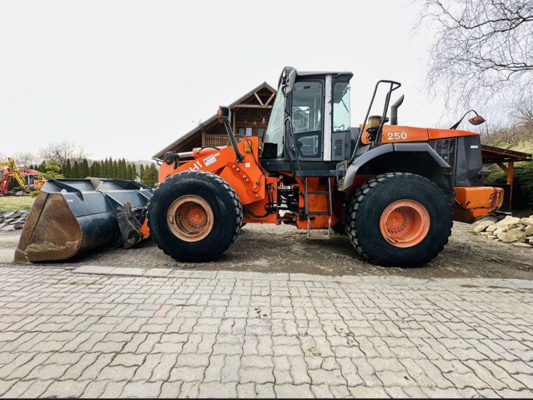Încărcător frontal Hitachi ZW250 al HCN Construct